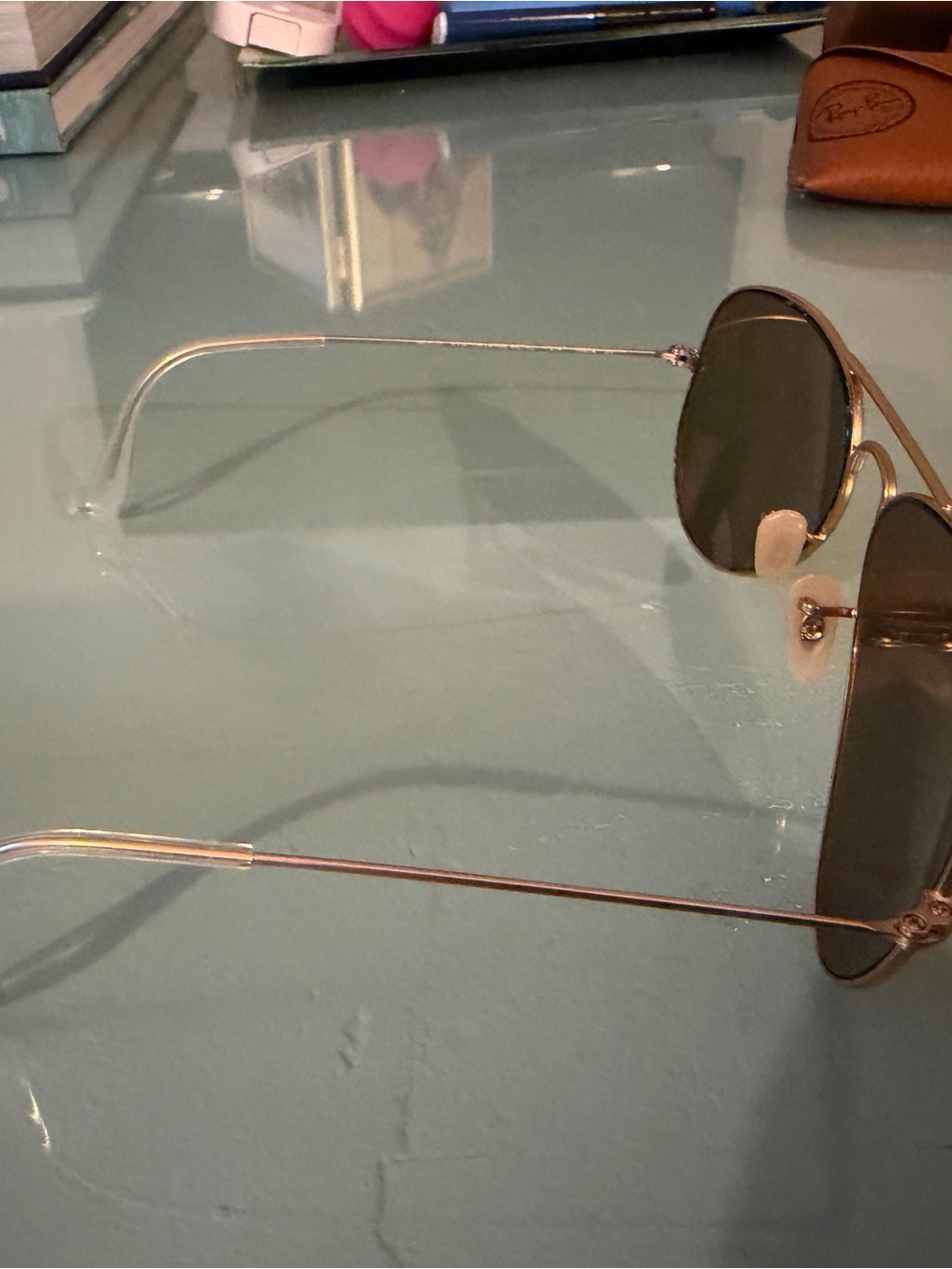 Gold Ray-Ban Aviator Sunglasses with Pink Mirrored Lenses - Picture 3 of 4